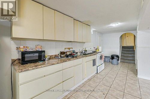 310 Ormond Drive, Oshawa, ON - Indoor Photo Showing Kitchen With Double Sink