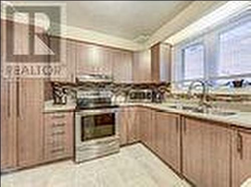 1183 Forestwood Drive, Mississauga, ON - Indoor Photo Showing Kitchen