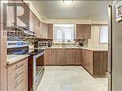 1183 Forestwood Drive, Mississauga, ON - Indoor Photo Showing Kitchen