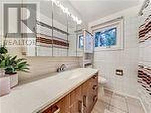 1183 Forestwood Drive, Mississauga, ON - Indoor Photo Showing Bathroom