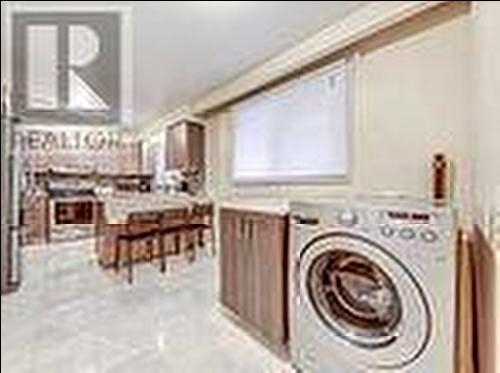 1183 Forestwood Drive, Mississauga, ON - Indoor Photo Showing Laundry Room