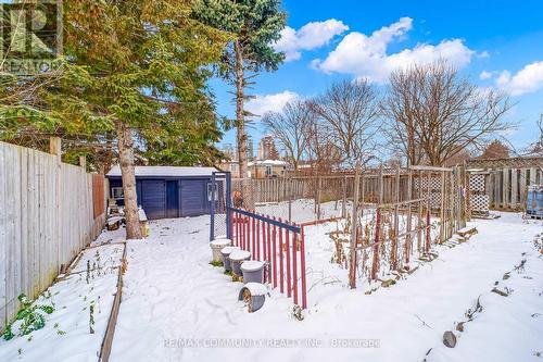 24 Hurley Crescent, Toronto, ON - Outdoor