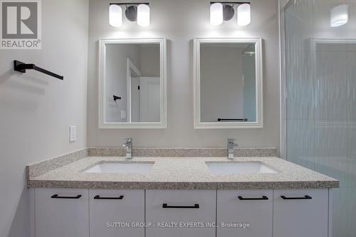 A - 104 Fifth Avenue, Kitchener, ON - Indoor Photo Showing Bathroom