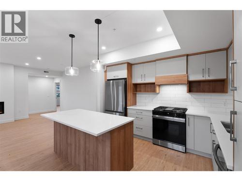 1844 Qu'Appelle Boulevard Unit# 107, Kamloops, BC - Indoor Photo Showing Kitchen With Upgraded Kitchen