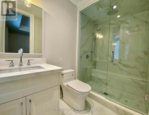 36 Elm Grove Avenue, Richmond Hill, ON - Indoor Photo Showing Bathroom