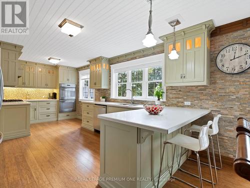 6921 4Th Line, New Tecumseth, ON - Indoor Photo Showing Kitchen With Upgraded Kitchen