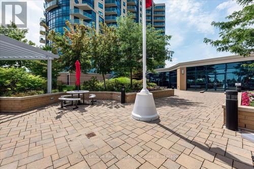 811 - 37 Ellen Street, Barrie, ON - Outdoor