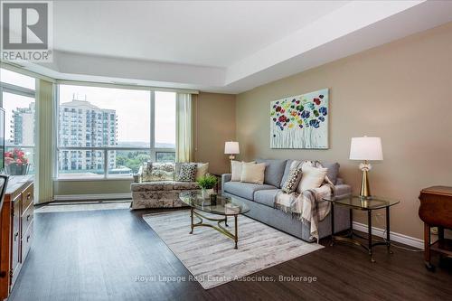 811 - 37 Ellen Street, Barrie, ON - Indoor Photo Showing Living Room