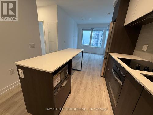 2705 - 395 Square One Drive, Mississauga, ON - Indoor Photo Showing Kitchen