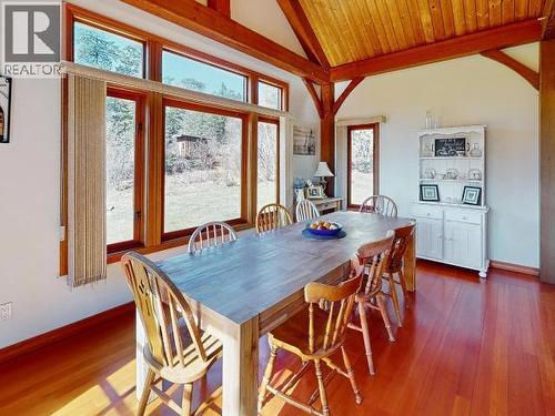 3749 Highway 101, Powell River, BC - Indoor Photo Showing Dining Room