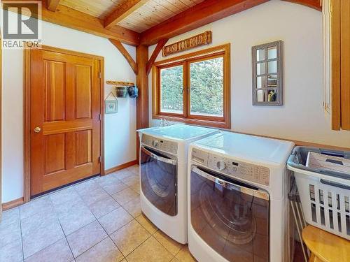 3749 Highway 101, Powell River, BC - Indoor Photo Showing Laundry Room
