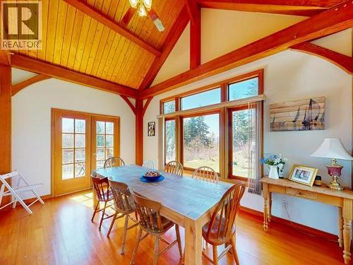 3749 Highway 101, Powell River, BC - Indoor Photo Showing Dining Room