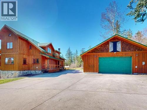 3749 Highway 101, Powell River, BC - Outdoor