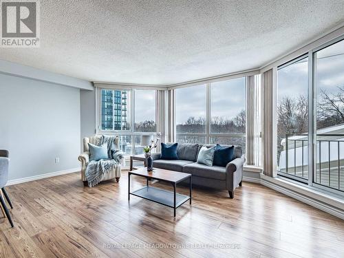 306 - 26 Hall Road, Halton Hills, ON - Indoor Photo Showing Living Room