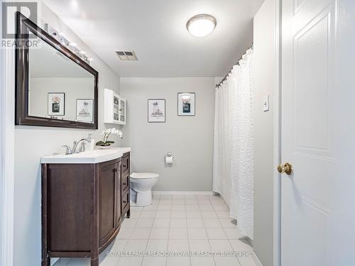 Semi-ensuite from primary to 4 piece bathroom - 306 - 26 Hall Road, Halton Hills, ON - Indoor Photo Showing Bathroom