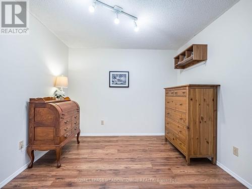 Den adds valuable flexibility - 306 - 26 Hall Road, Halton Hills, ON - Indoor Photo Showing Other Room