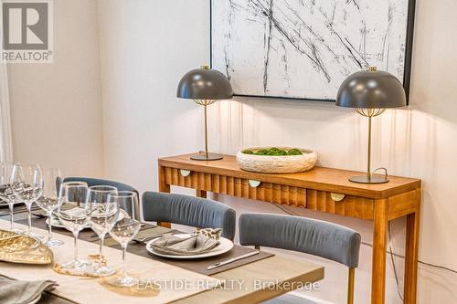 2422 Hertfordshire Way, Oakville, ON - Indoor Photo Showing Dining Room