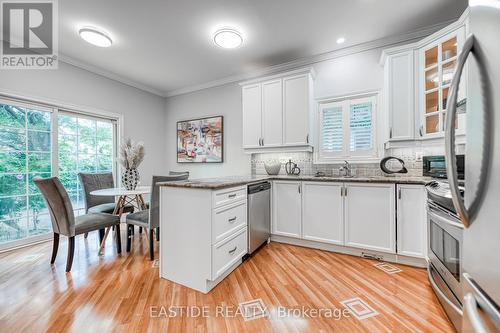 2422 Hertfordshire Way, Oakville, ON - Indoor