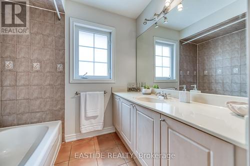 2422 Hertfordshire Way, Oakville, ON - Indoor Photo Showing Bathroom
