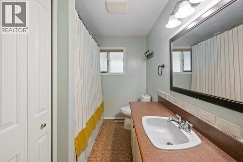 459 Johnson Crescent, Oliver, BC - Indoor Photo Showing Bathroom