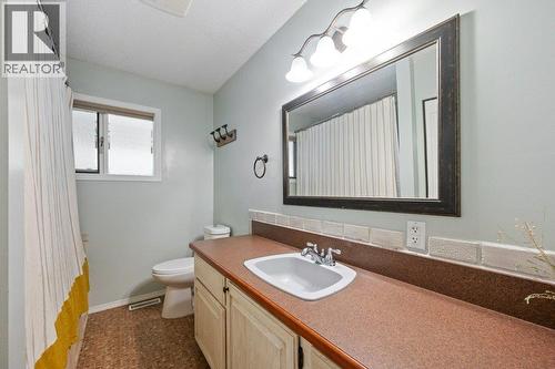 459 Johnson Crescent, Oliver, BC - Indoor Photo Showing Bathroom