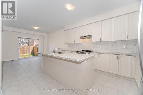 6 Mac Campbell Way, Bradford West Gwillimbury, ON - Indoor Photo Showing Kitchen With Upgraded Kitchen