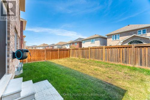 6 Mac Campbell Way, Bradford West Gwillimbury, ON - Outdoor