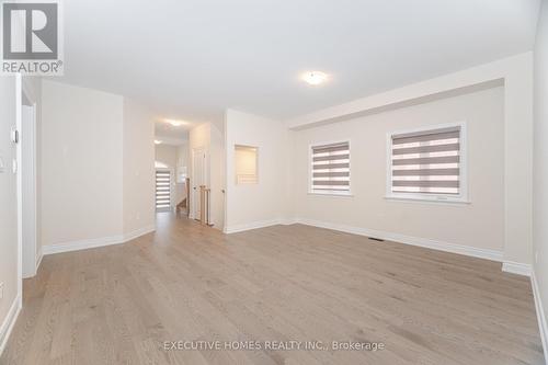 6 Mac Campbell Way, Bradford West Gwillimbury, ON - Indoor Photo Showing Other Room