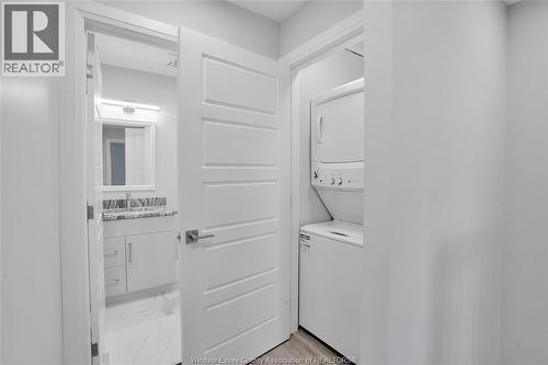 1044 Howard Avenue Unit# A, Windsor, ON - Indoor Photo Showing Laundry Room