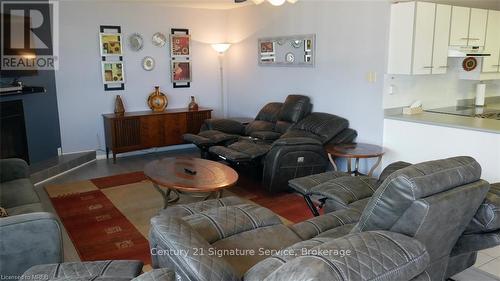 60 - 209472 Highway 26 W, Collingwood, ON - Indoor Photo Showing Living Room