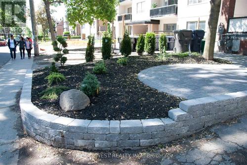 4 - 152 Dowling Avenue, Toronto, ON - Outdoor