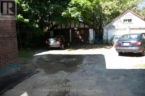 4 - 152 Dowling Avenue, Toronto, ON - Outdoor