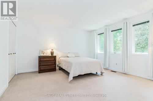 1859 Sherwood Forrest Circle, Mississauga, ON - Indoor Photo Showing Bedroom