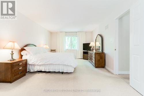 1859 Sherwood Forrest Circle, Mississauga, ON - Indoor Photo Showing Bedroom