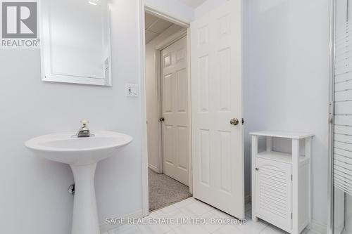 1859 Sherwood Forrest Circle, Mississauga, ON - Indoor Photo Showing Bathroom