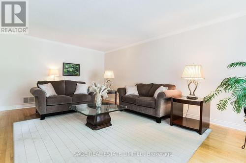 1859 Sherwood Forrest Circle, Mississauga, ON - Indoor Photo Showing Living Room