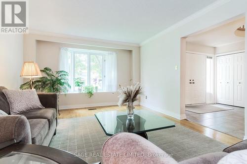 1859 Sherwood Forrest Circle, Mississauga, ON - Indoor Photo Showing Living Room