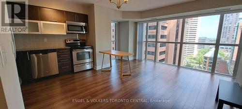 1101 - 28 Ted Rogers Way, Toronto, ON - Indoor Photo Showing Kitchen