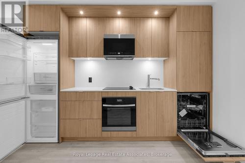 714 - 60 Central Park Roadway, Toronto, ON - Indoor