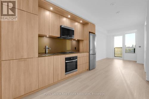 1008 - 60 Central Park Roadway, Toronto, ON - Indoor Photo Showing Kitchen