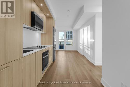 611 - 60 Central Park Roadway, Toronto, ON - Indoor Photo Showing Kitchen