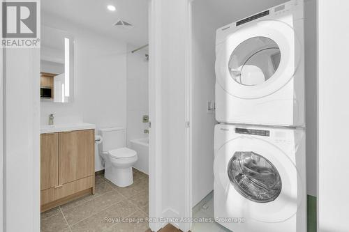 611 - 60 Central Park Roadway, Toronto, ON - Indoor Photo Showing Laundry Room