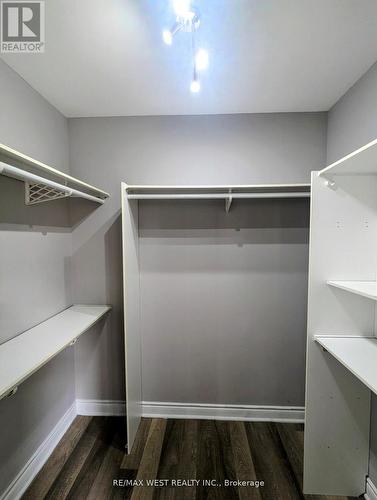 407 - 80 Marine Parade Drive, Toronto, ON - Indoor With Storage