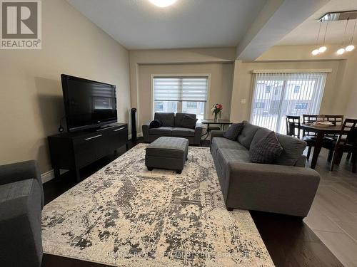 3879 Auckland Avenue, London South, ON - Indoor Photo Showing Living Room