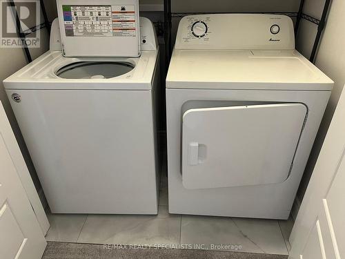 3879 Auckland Avenue, London South, ON - Indoor Photo Showing Laundry Room