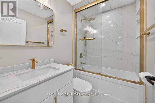 84 Blanmora Drive, Hamilton, ON - Indoor Photo Showing Bathroom