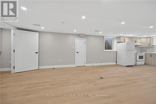 84 Blanmora Drive, Hamilton, ON - Indoor Photo Showing Other Room