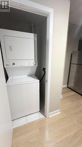 504 - 33 Bay Street, Toronto, ON - Indoor Photo Showing Laundry Room