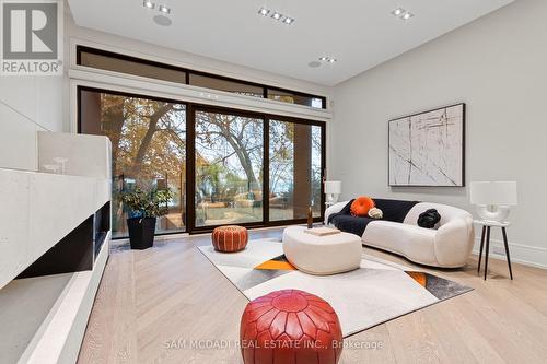 67 Lake Promenade, Toronto, ON - Indoor