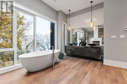 67 Lake Promenade, Toronto, ON - Indoor